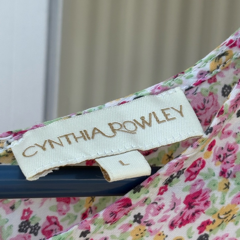 Floral Ruffle Sleeve Blouse - Picture 2 of 9